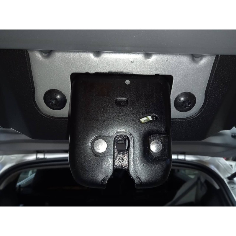 Recambio de cerradura maletero / porton para dacia sandero iii referencia OEM IAM   