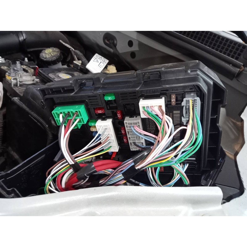 Recambio de caja reles / fusibles para dacia sandero iii referencia OEM IAM 284B71965R  