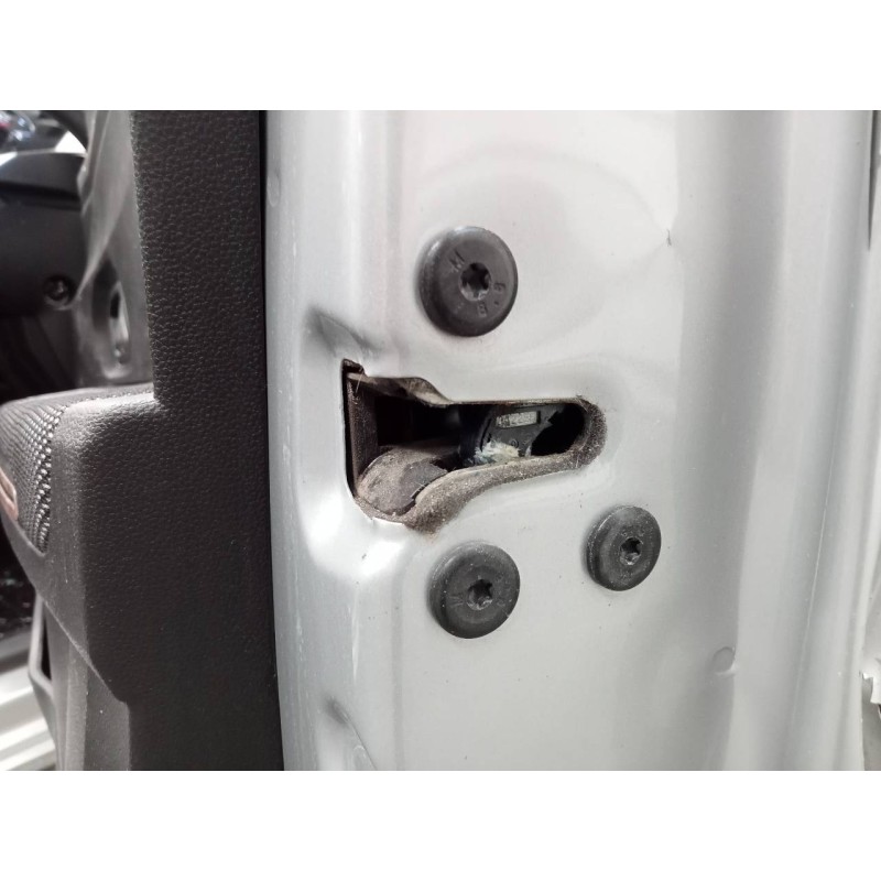 Recambio de cerradura puerta delantera derecha para dacia sandero iii referencia OEM IAM   