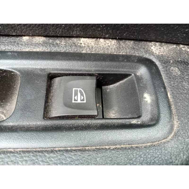 Recambio de mando elevalunas trasero izquierdo para dacia sandero iii referencia OEM IAM   