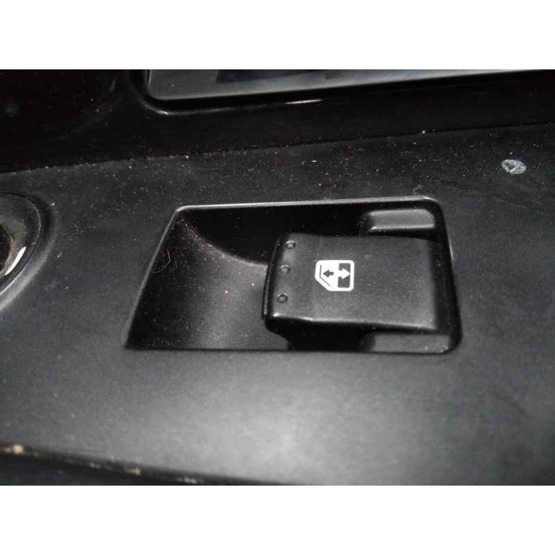 Recambio de mando elevalunas trasero derecho para ssangyong rexton w limited 4wd referencia OEM IAM   