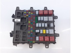 Recambio de caja reles / fusibles para renault magnum ab 2005 12.8 diesel referencia OEM IAM 7421464562  