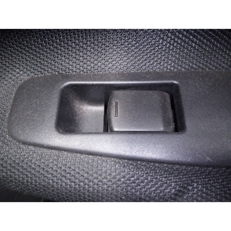 Recambio de mando elevalunas trasero derecho para nissan qashqai (j10) acenta referencia OEM IAM   