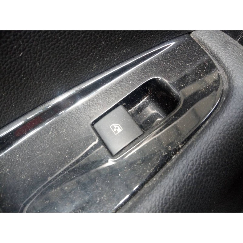 Recambio de mando elevalunas trasero izquierdo para chevrolet orlando lt+ referencia OEM IAM   