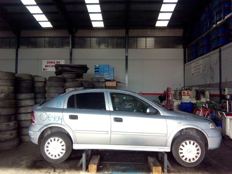 opel astra g berlina del año 2000