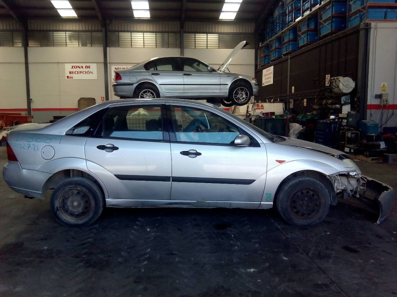 ford focus berlina (cak) del año 2001