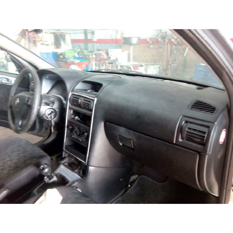 opel astra g berlina del año 2000