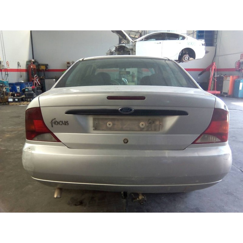 ford focus berlina (cak) del año 2001
