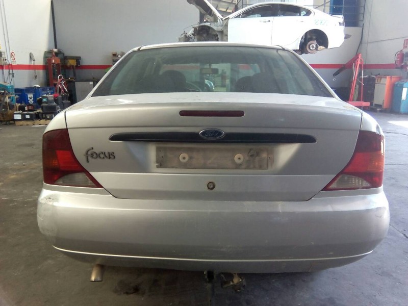 ford focus berlina (cak) del año 2001