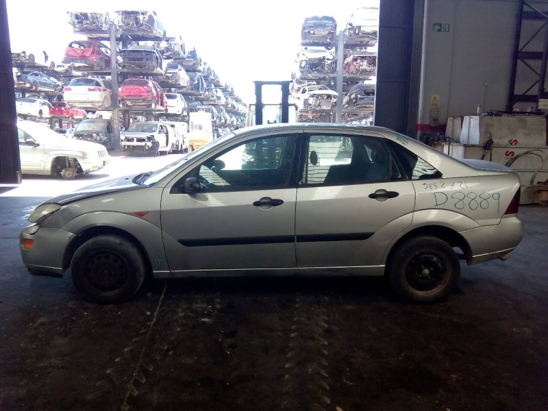 ford focus berlina (cak) del año 2001