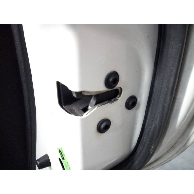 Recambio de cerradura puerta trasera derecha para ssangyong korando crystal 4x2 referencia OEM IAM   