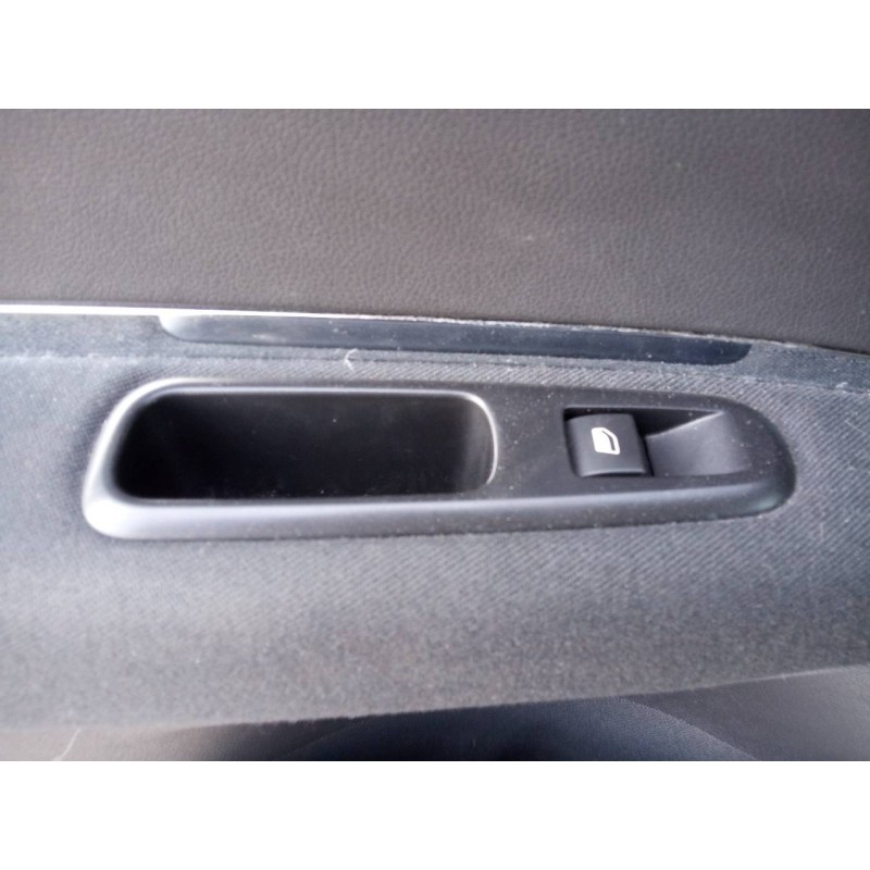 Recambio de mando elevalunas trasero izquierdo para peugeot 5008 allure referencia OEM IAM   