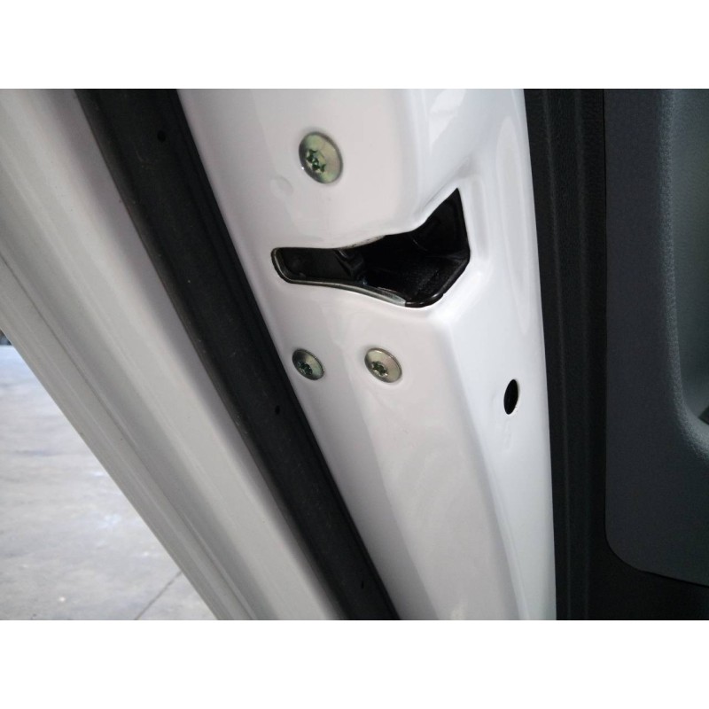 Recambio de cerradura puerta trasera izquierda para hyundai i20 trend referencia OEM IAM   