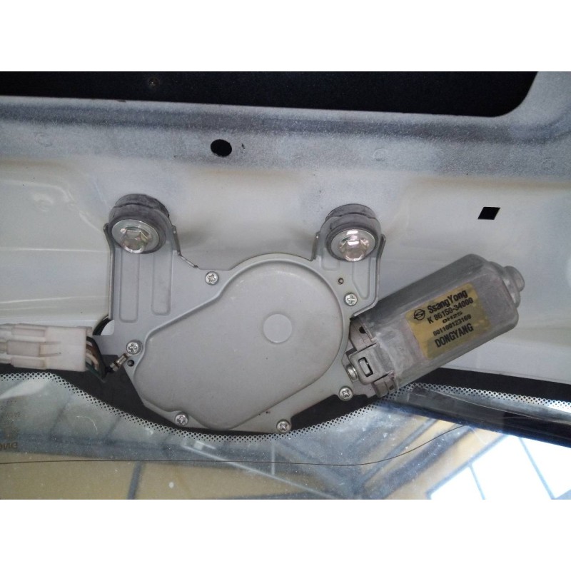 Recambio de motor limpia trasero para ssangyong korando crystal 4x2 referencia OEM IAM 8615034000  