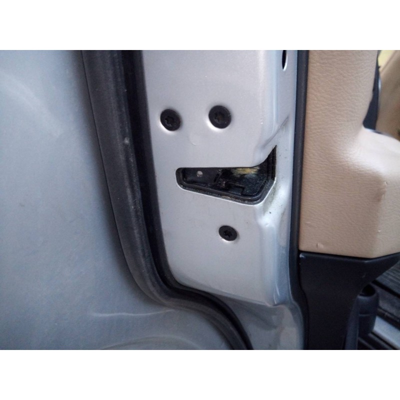 Recambio de cerradura puerta trasera izquierda para land rover discovery v6 td hse referencia OEM IAM   