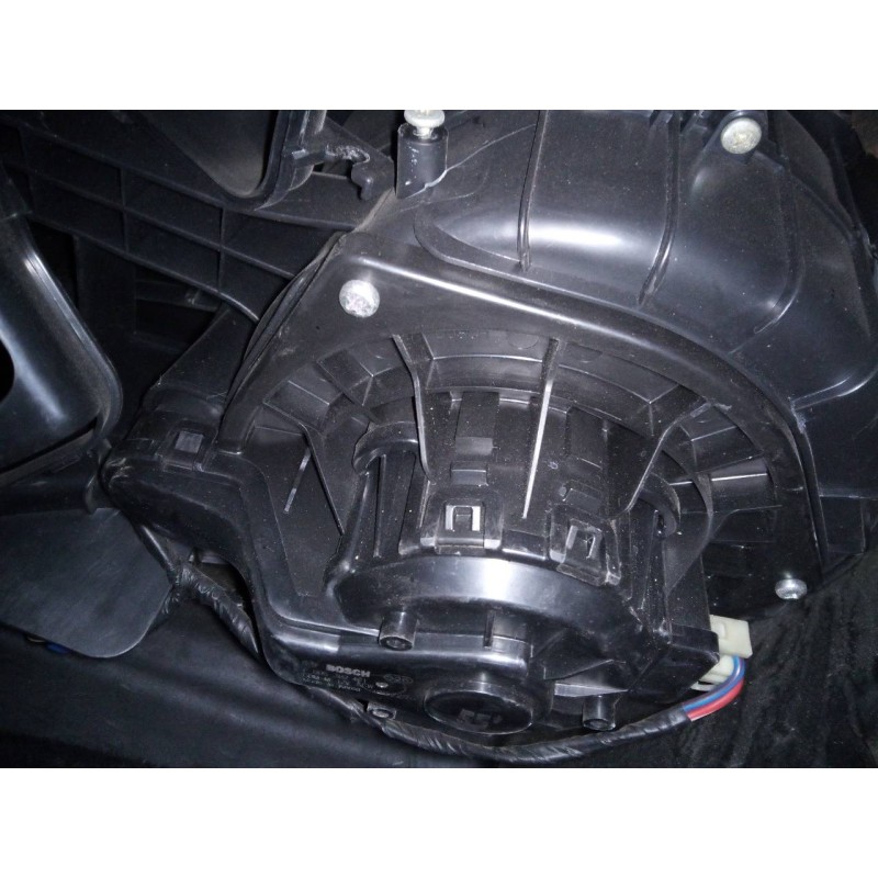 Recambio de ventilador calefaccion para ssangyong korando crystal 4x2 referencia OEM IAM F00S3B2401  