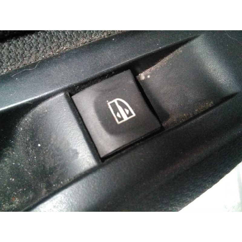 Recambio de mando elevalunas trasero izquierdo para renault scenic iii grand dynamique referencia OEM IAM   