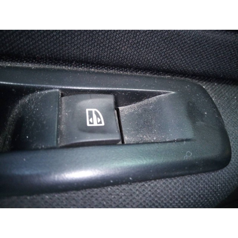 Recambio de mando elevalunas trasero izquierdo para renault megane iii berlina 5 p limited referencia OEM IAM   