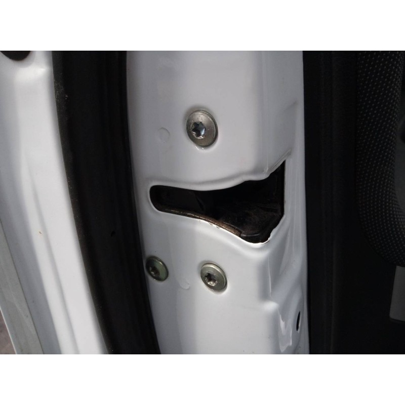 Recambio de cerradura puerta delantera izquierda para kia cee´d drive referencia OEM IAM   