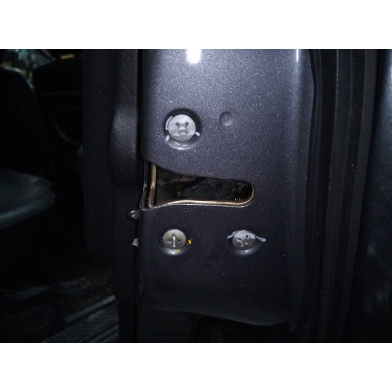 Recambio de cerradura puerta trasera derecha para nissan terrano/terrano.ii (r20) elegance referencia OEM IAM   