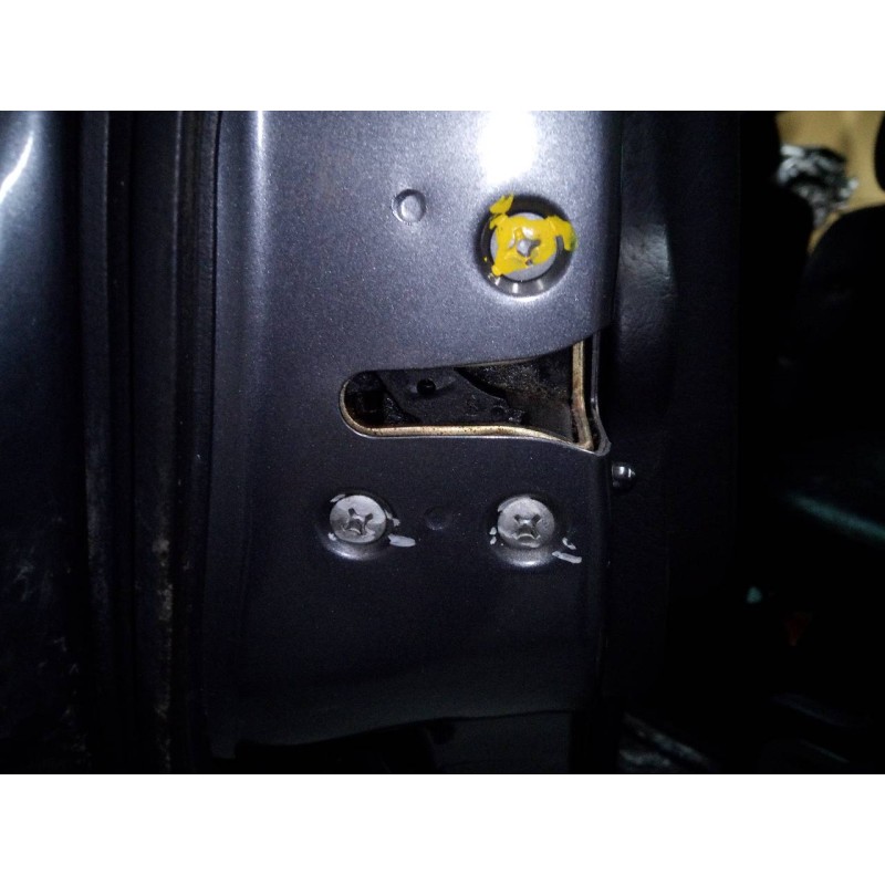 Recambio de cerradura puerta trasera izquierda para nissan terrano/terrano.ii (r20) elegance referencia OEM IAM   