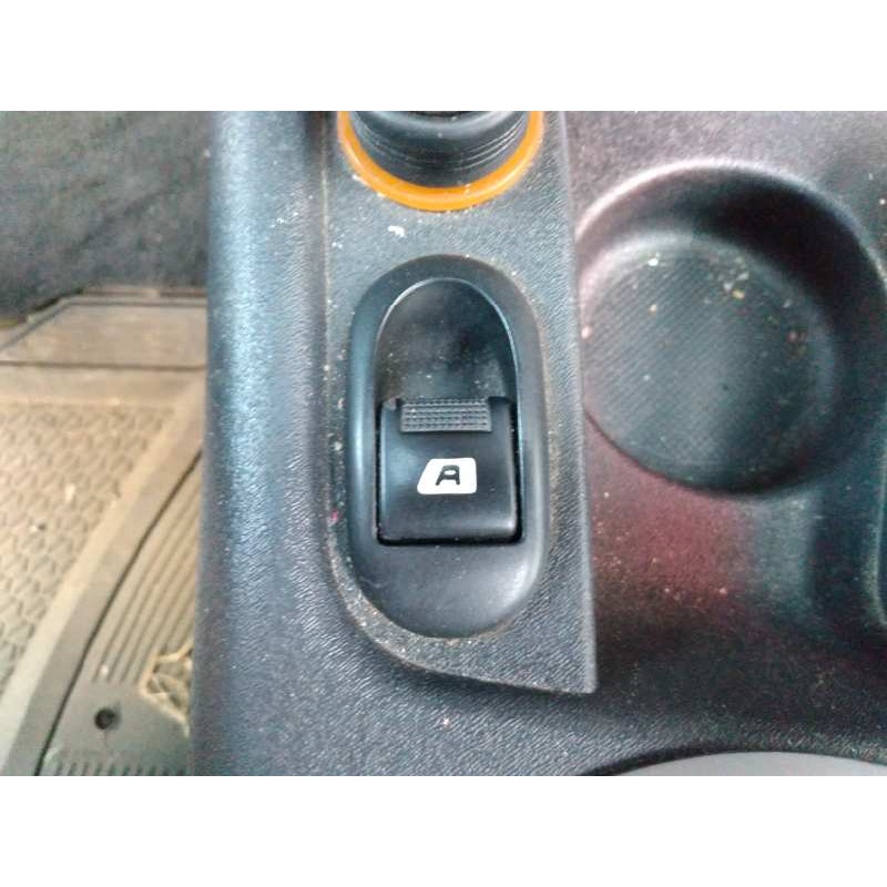 Recambio de mando elevalunas delantero izquierdo para citroen c3 pluriel 1.4 hdi referencia OEM IAM 6554L7  