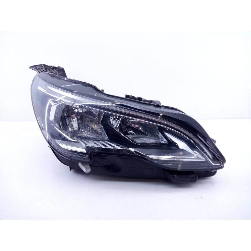 Recambio de faro derecho para peugeot 3008 suv referencia OEM IAM 90094693 1616878080 