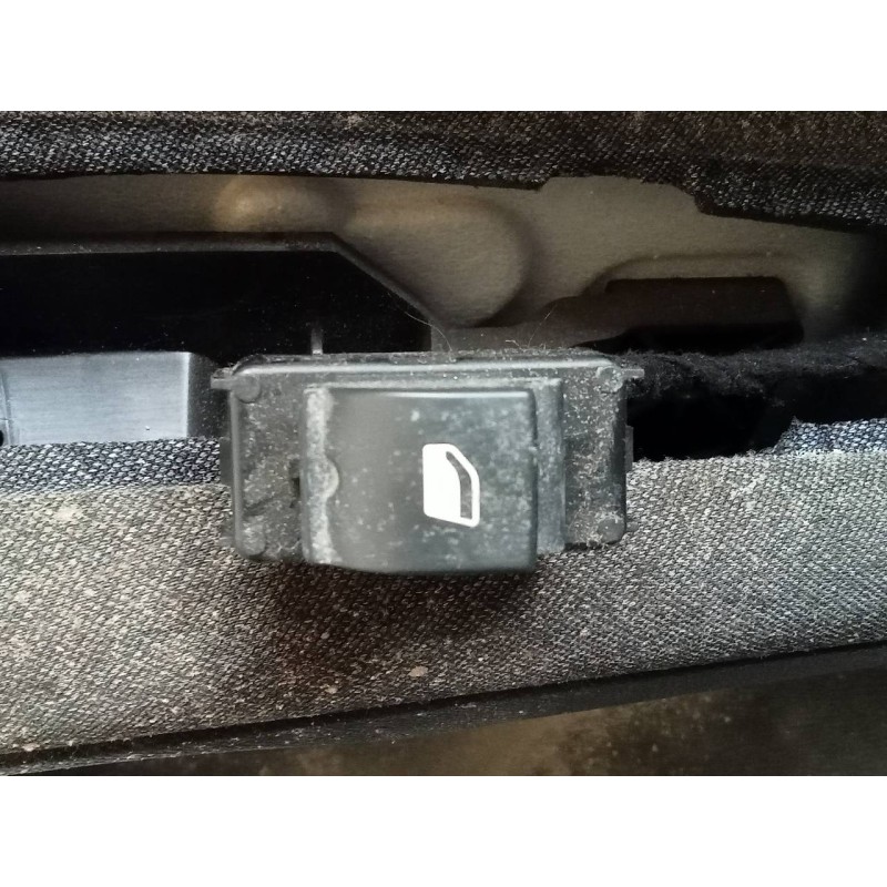 Recambio de mando elevalunas trasero izquierdo para peugeot 3008 suv referencia OEM IAM   