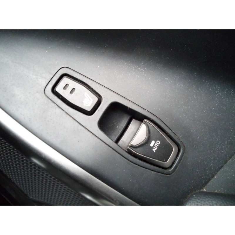 Recambio de mando elevalunas trasero derecho para hyundai santa fe (dm) style 4wd referencia OEM IAM   