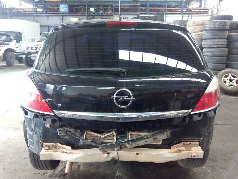 opel astra h berlina del año 2005