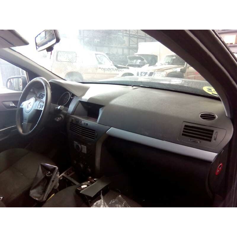 opel astra h berlina del año 2005