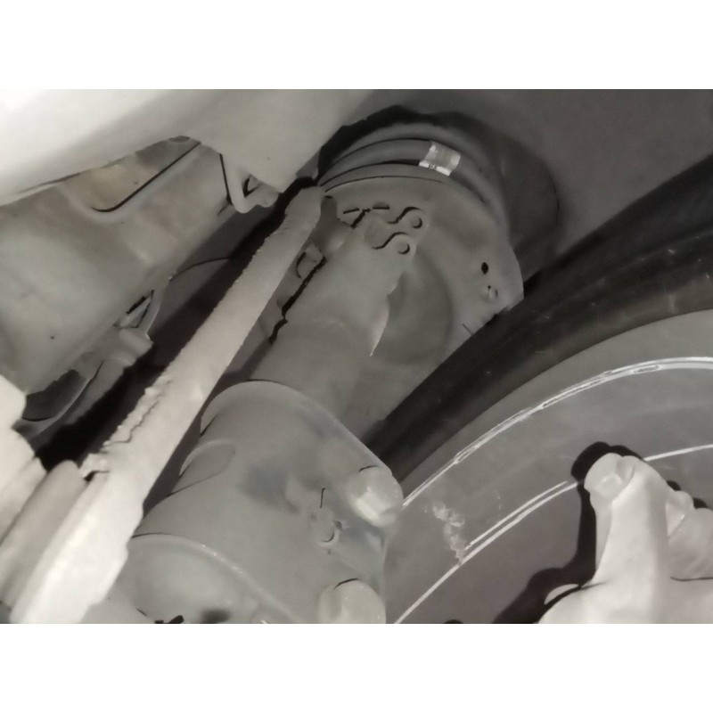 Recambio de amortiguador delantero izquierdo para mercedes clase gla (w156) cross activity referencia OEM IAM   