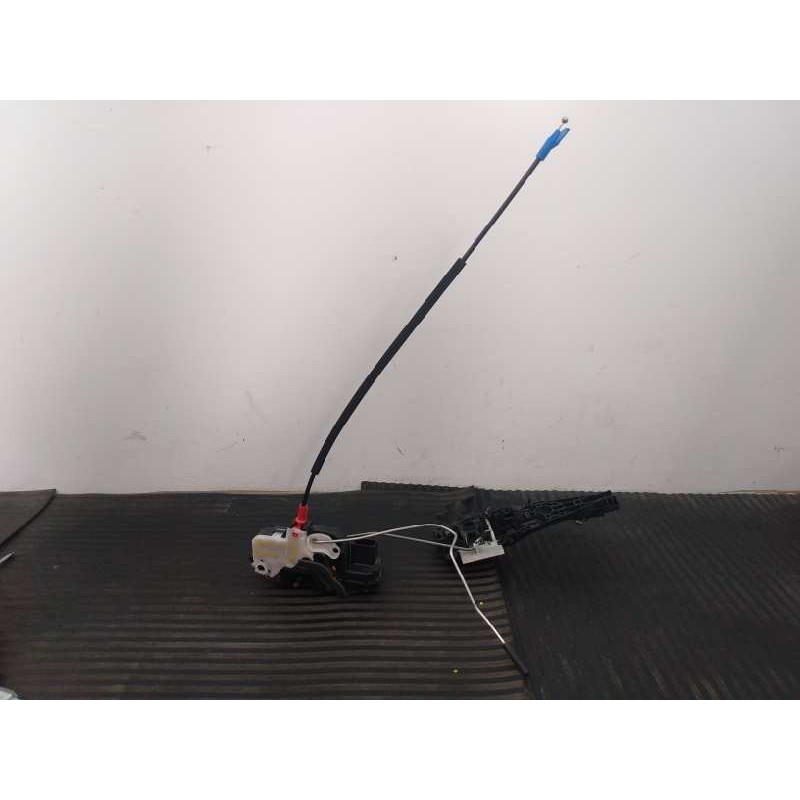 Recambio de cerradura puerta delantera derecha para opel zafira tourer selective referencia OEM IAM 13579523 14F251 