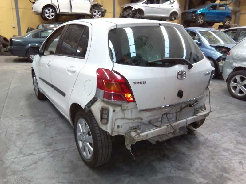 toyota yaris del año 2009
