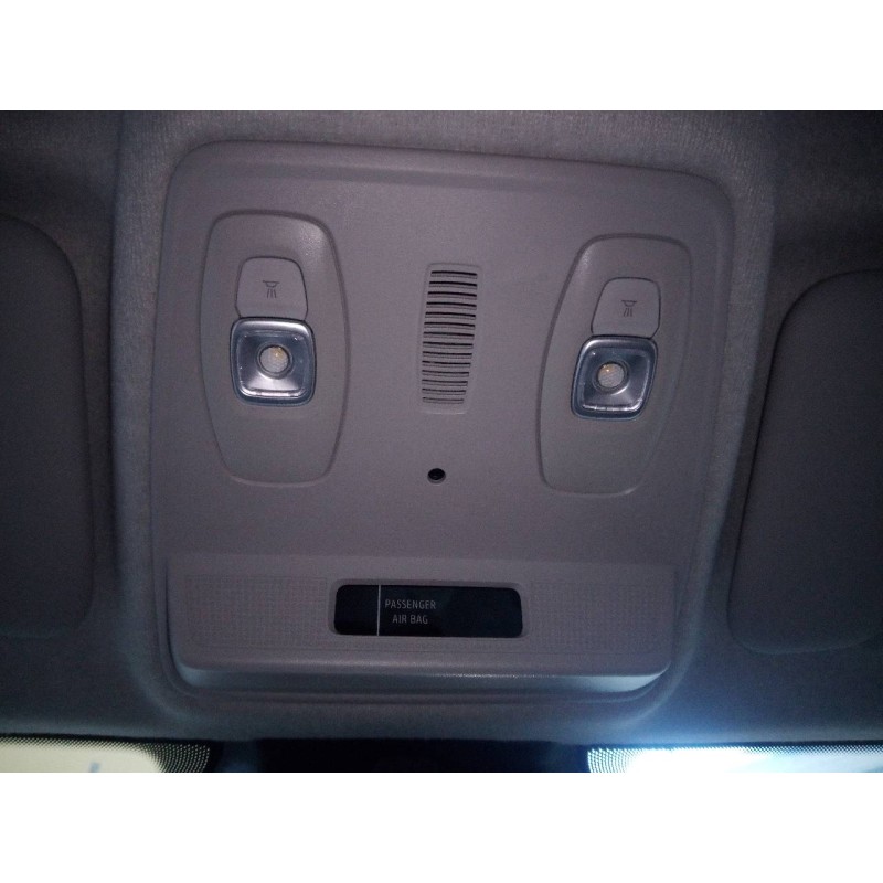 Recambio de luz interior para renault zoe bose referencia OEM IAM   