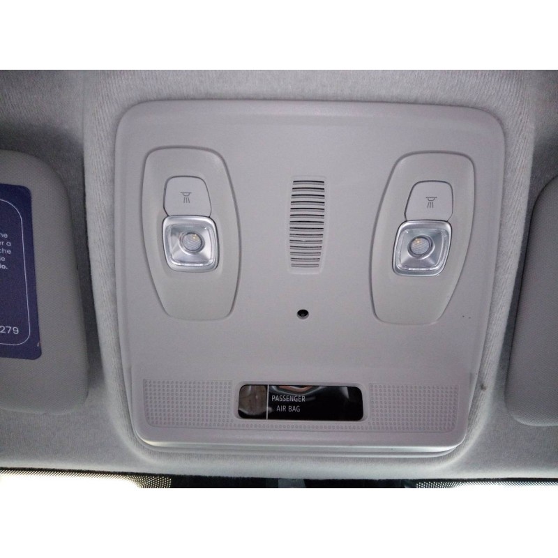 Recambio de luz interior para renault zoe bose referencia OEM IAM   