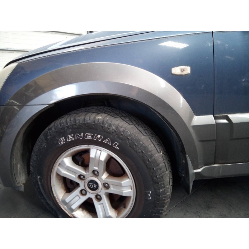 Recambio de aletin delantero izquierdo para kia sorento 2.5 crdi ex referencia OEM IAM   