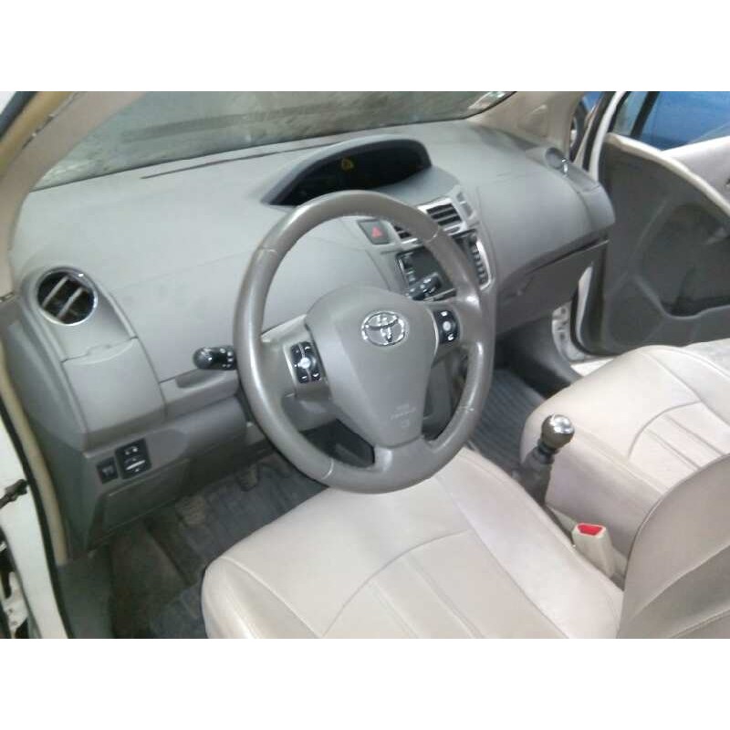 toyota yaris del año 2009