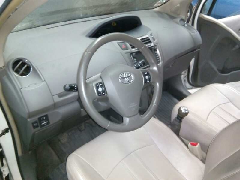 toyota yaris del año 2009