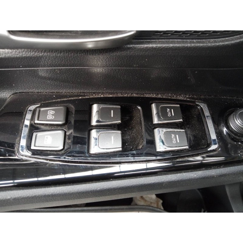 Recambio de mando elevalunas delantero izquierdo para ssangyong korando crystal 4x2 referencia OEM IAM   