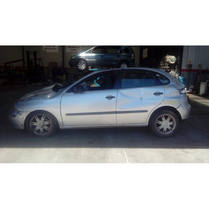 seat ibiza (6l1) del año 2002