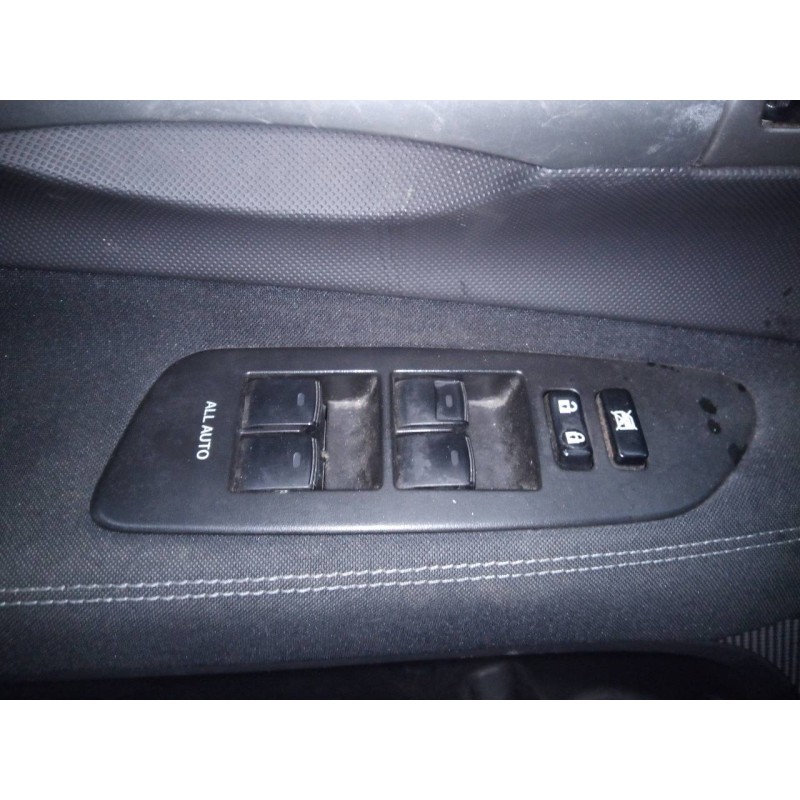 Recambio de mando elevalunas delantero izquierdo para toyota auris hybrid advance referencia OEM IAM   