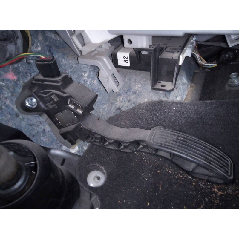 Recambio de pedal acelerador para toyota auris hybrid advance referencia OEM IAM 7811002011 01683329830 