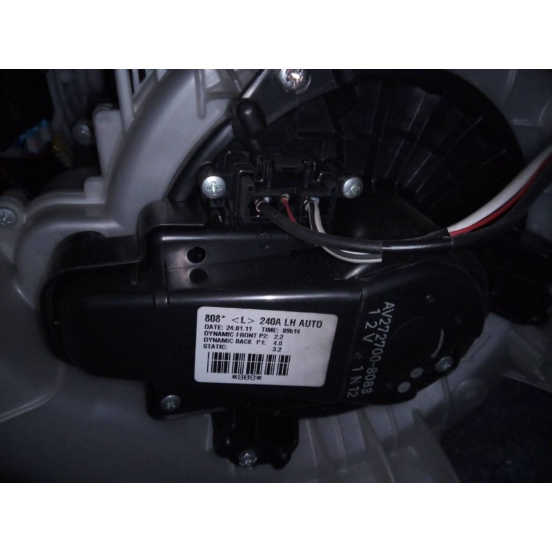 Recambio de ventilador calefaccion para toyota auris hybrid advance referencia OEM IAM AV2727008083  