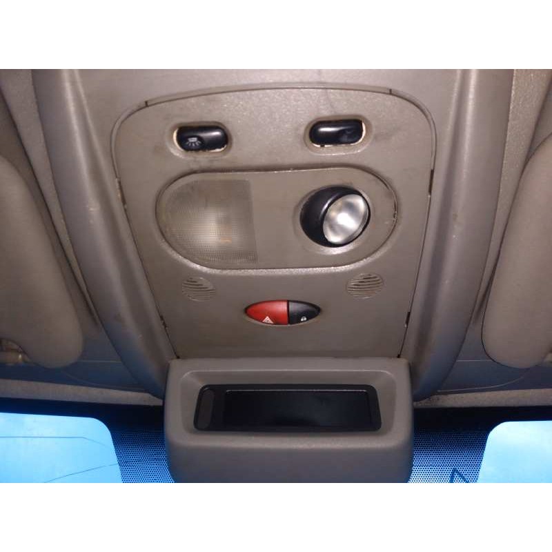 Recambio de luz interior para renault master kasten l3h3 gka 3,5t referencia OEM IAM 8200784512  