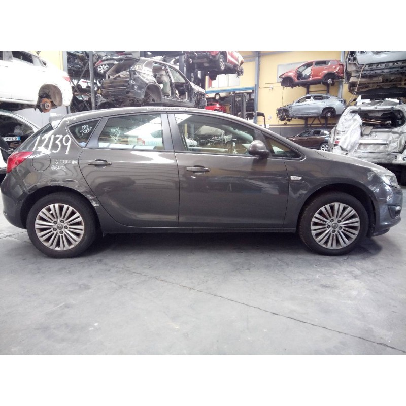 opel astra j lim. del año 2014