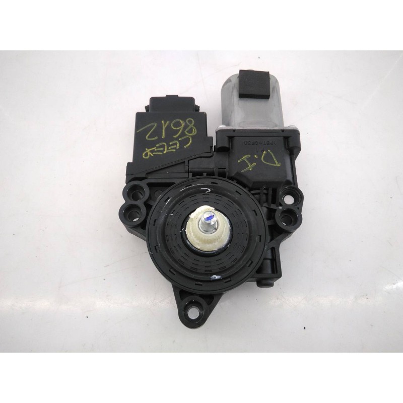 Recambio de motor elevalunas delantero izquierdo para kia cee´d drive referencia OEM IAM 82450A2010  