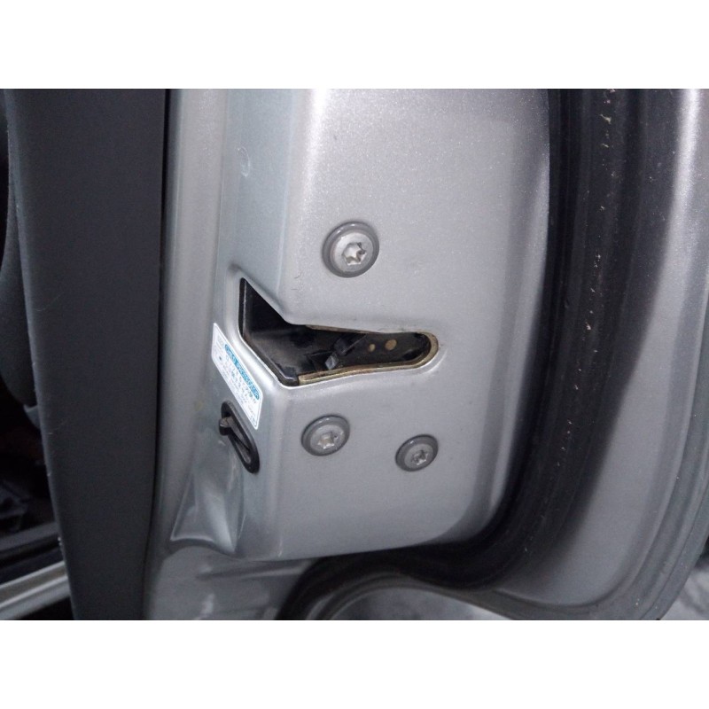 Recambio de cerradura puerta trasera derecha para toyota rav 4 (a2) 1.8 luna referencia OEM IAM   