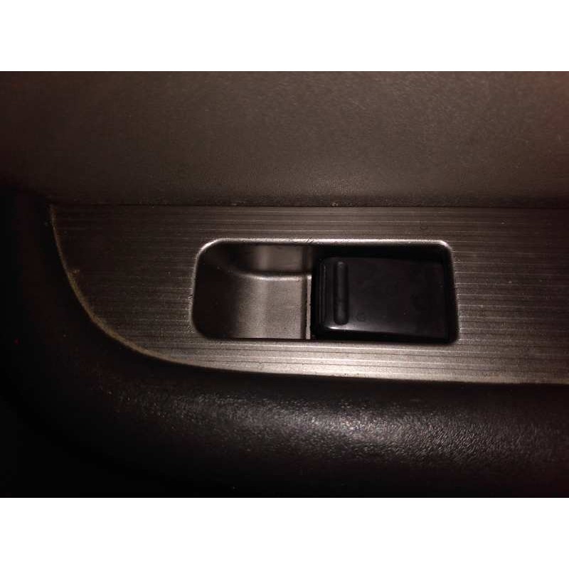 Recambio de mando elevalunas trasero derecho para nissan x-trail (t30) comfort referencia OEM IAM 254110V000  