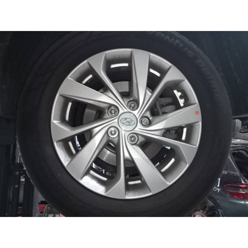 Recambio de llanta para hyundai tucson essence 2wd referencia OEM IAM 225/60/17  